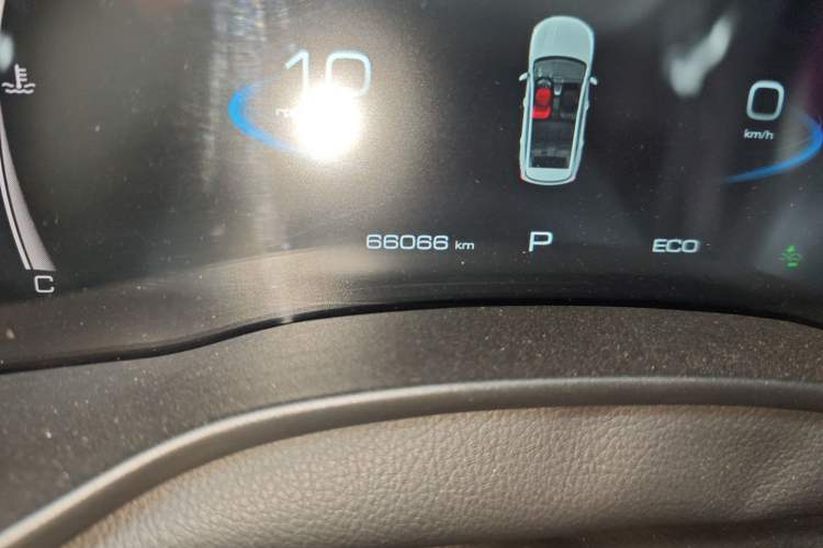 Used Haval JOLION 2021 1.5T Automatic Four-Door Version Odometer Close Up