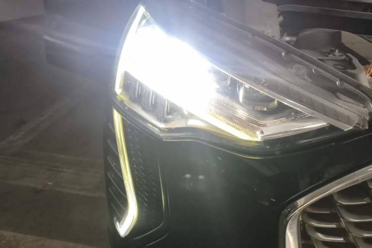 Used Haval JOLION 2021 1.5T Automatic Grand Three-Volume Version Right Front Headlight