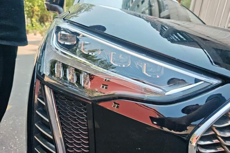 Used Haval JOLION 2021 1.5T Automatic Grand Three-Volume Version Right Front Headlight