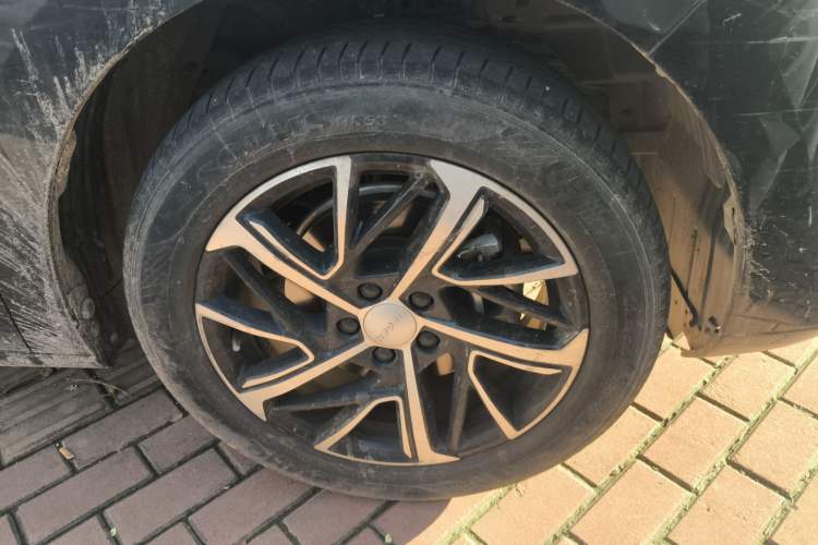 Used Haval JOLION 2021 1.5T Automatic Grand Three-Volume Version Right Front Wheel Hub