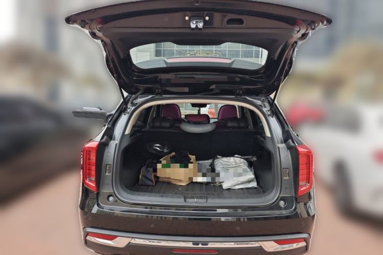 Used Haval JOLION 2021 1.5T Automatic Four-Door Version Trunk