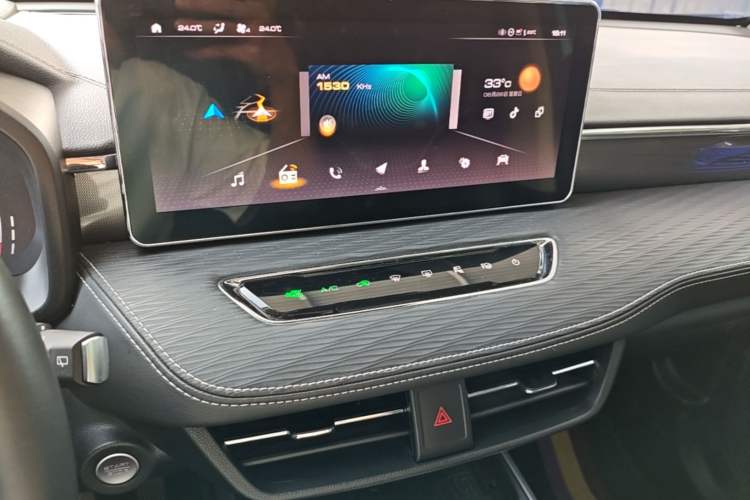 Used Haval JOLION 2021 1.5T Automatic Four-Door Version Audio And AC Panel