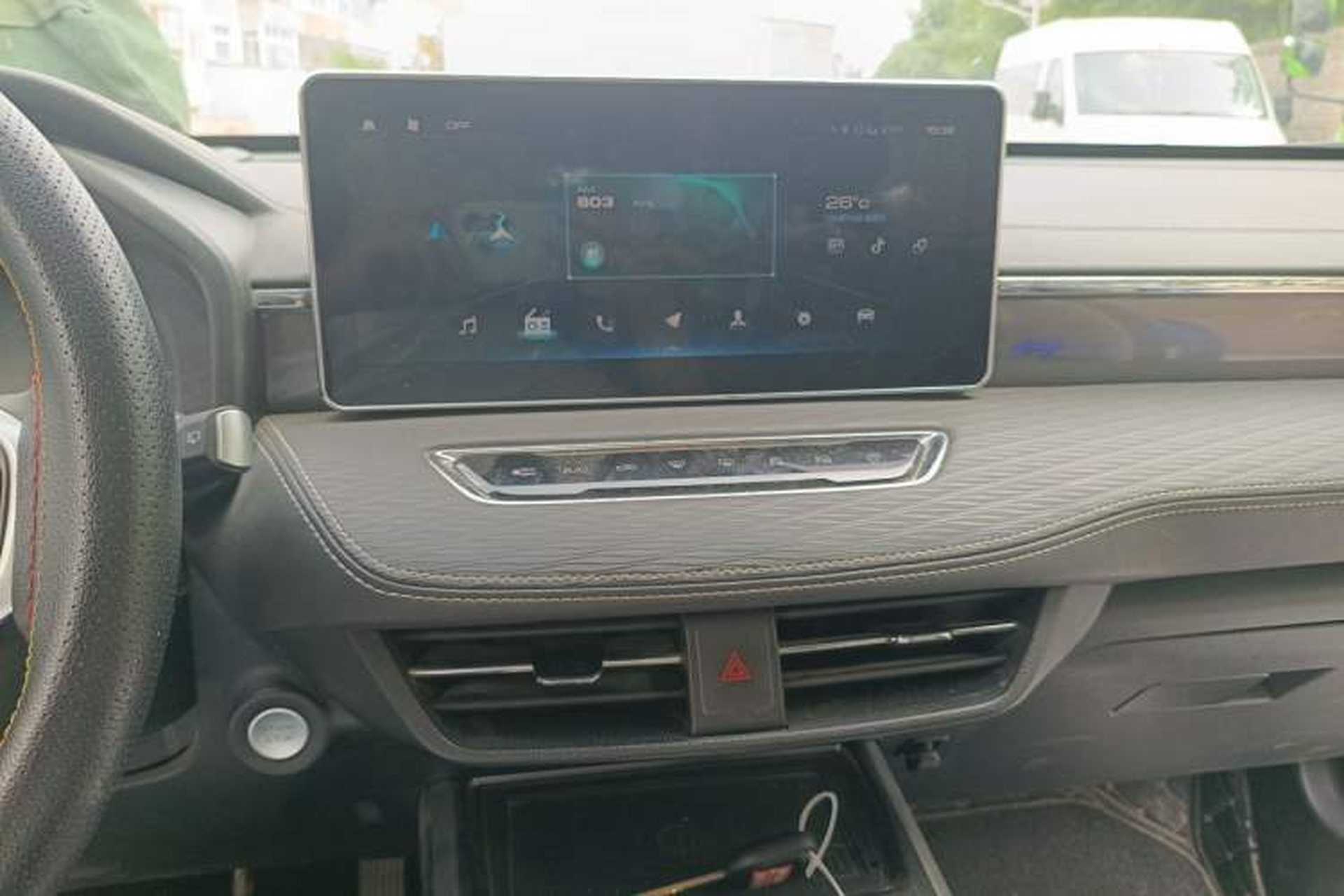 Used Haval JOLION 2021 1.5T Automatic Four-Door Version Audio And AC Panel