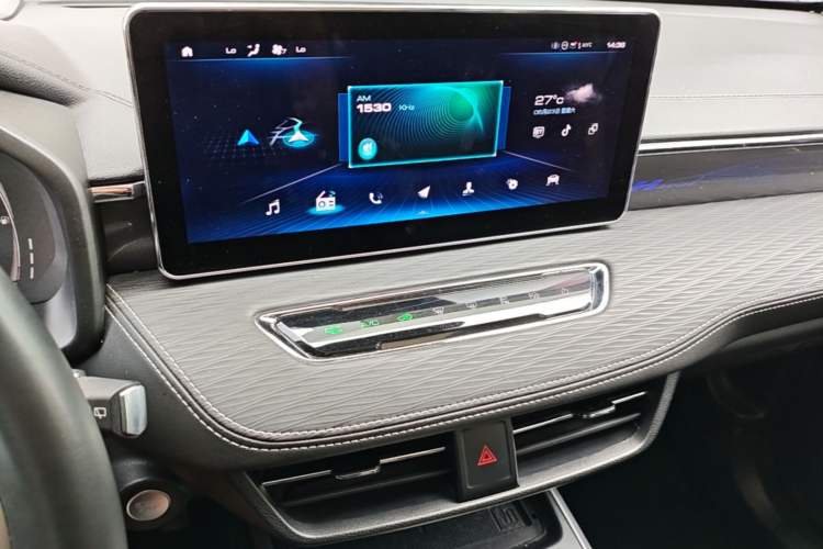 Used Haval JOLION 2021 1.5T Automatic Four-Door Version Audio And AC Panel