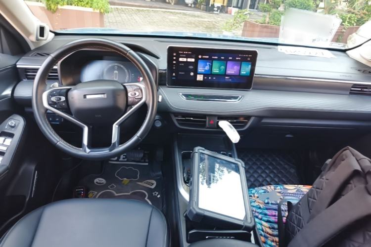 Used Haval JOLION 2021 1.5T Automatic Grand Three-Volume Version Center Console