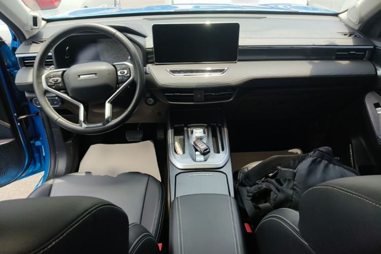 Used Haval JOLION 2021 1.5T Automatic Grand Three-Volume Version Center Console