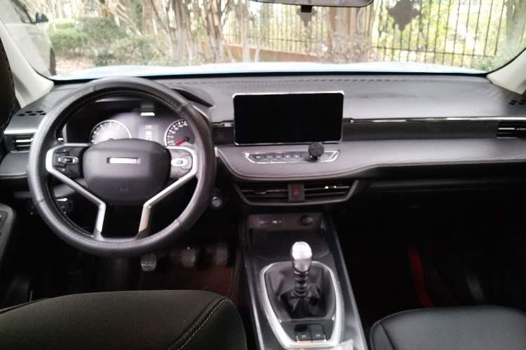 Used Haval JOLION 2021 1.5T Manual - Big Second Edition Center Console