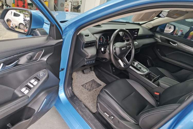 Used Haval JOLION 2021 1.5T Automatic Four-Door Version Driver Seat