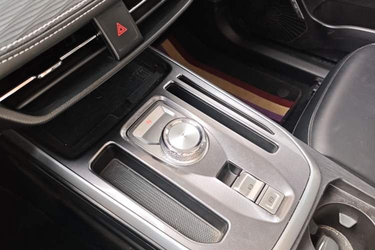 Used Haval JOLION 2021 1.5T Automatic Four-Door Version Gear Lever