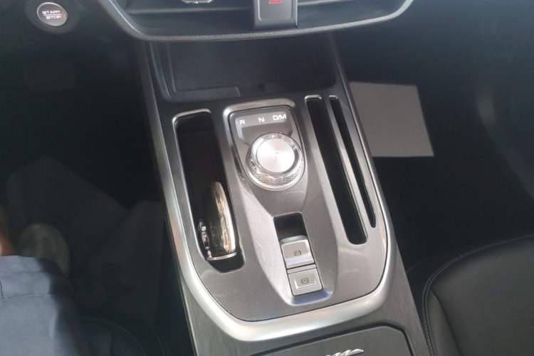 Used Haval JOLION 2021 1.5T Automatic Grand Three-Volume Version Gear Lever