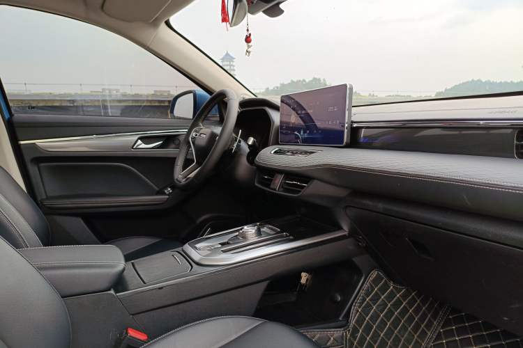 Used Haval JOLION 2021 1.5T Automatic Four-Door Version Interior 2