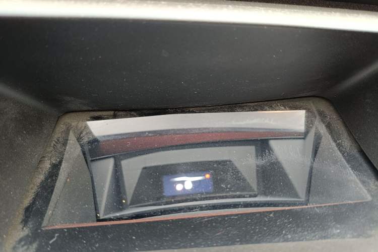 Used Haval JOLION 2021 1.5T Automatic Four-Door Version Interior 3