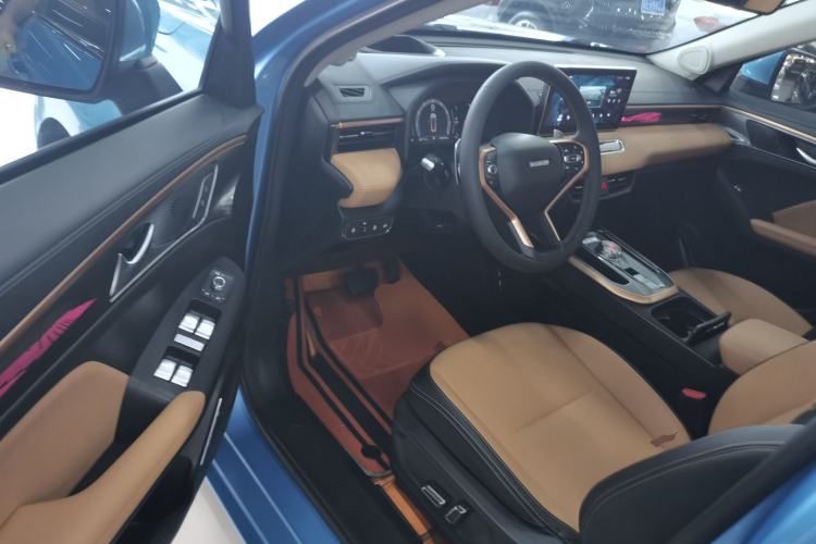 Used Haval JOLION 2021 1.5T Automatic Four-Door Version Interior 3