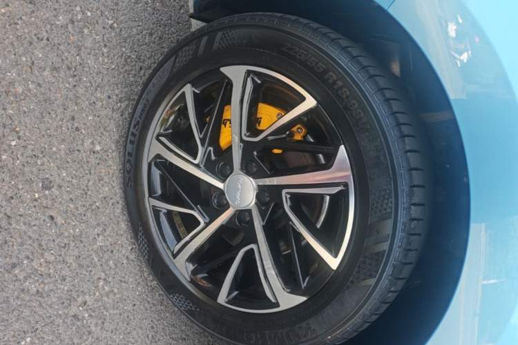Used Haval JOLION 2021 1.5T Automatic Four-Door Version Left Front Wheel Hub