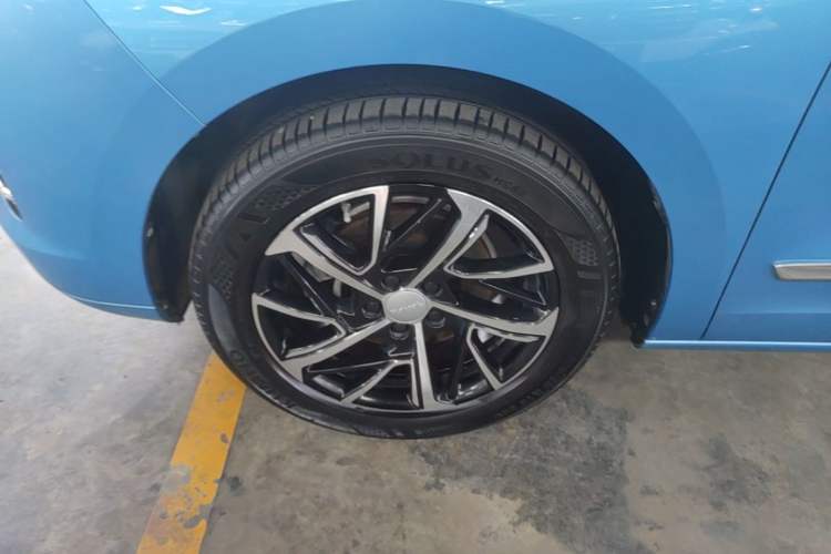 Used Haval JOLION 2021 1.5T Automatic Grand Three-Volume Version Left Front Wheel Hub