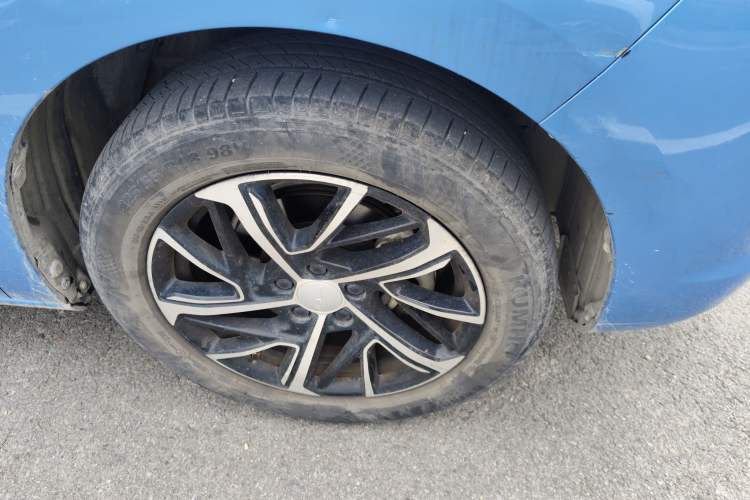 Used Haval JOLION 2021 1.5T Automatic Grand Three-Volume Version Right Front Wheel Hub