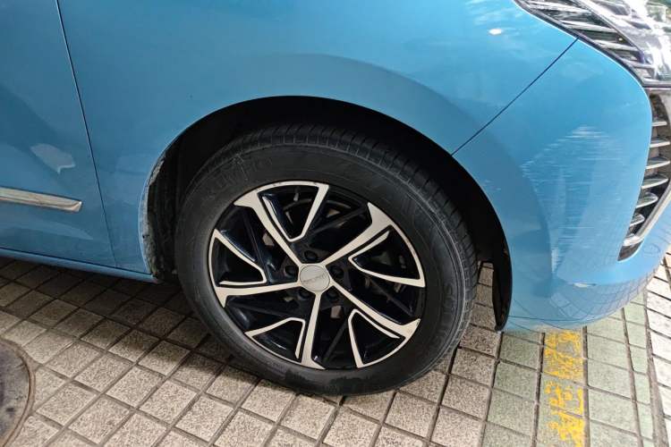 Used Haval JOLION 2021 1.5T Automatic Grand Three-Volume Version Right Front Wheel Hub