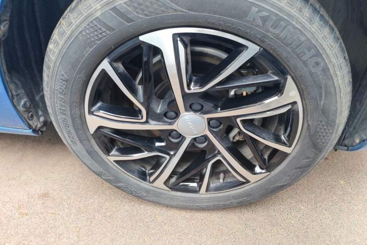 Used Haval JOLION 2021 1.5T Automatic Four-Door Version Right Front Wheel Hub