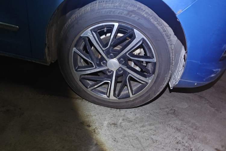 Used Haval JOLION 2021 1.5T Automatic Grand Three-Volume Version Right Front Wheel Hub