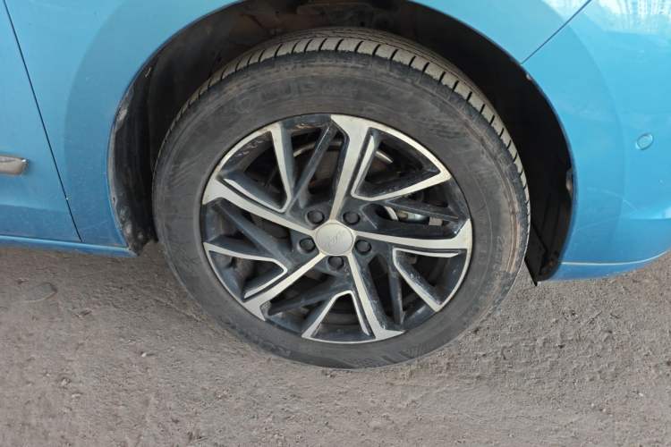 Used Haval JOLION 2021 1.5T Automatic Four-Door Version Right Front Wheel Hub