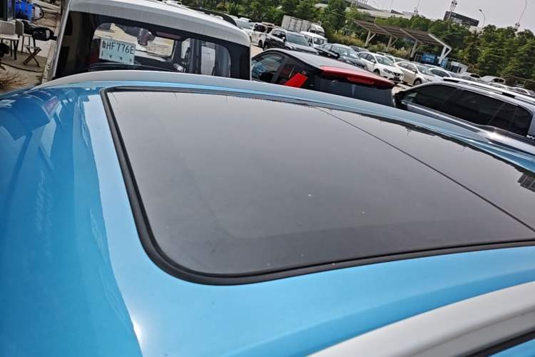 Used Haval JOLION 2021 1.5T Automatic Four-Door Version Roof