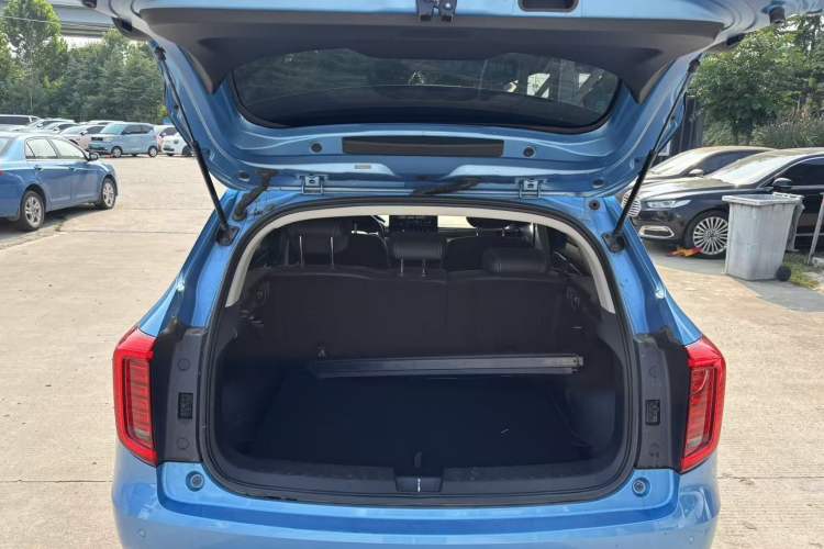 Used Haval JOLION 2021 1.5T Automatic Four-Door Version Trunk
