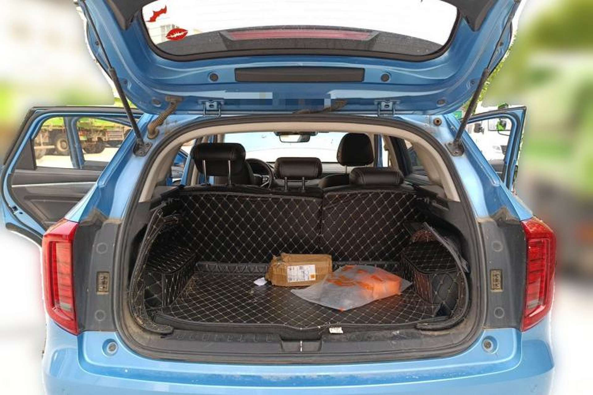 Used Haval JOLION 2021 1.5T Automatic Four-Door Version Trunk