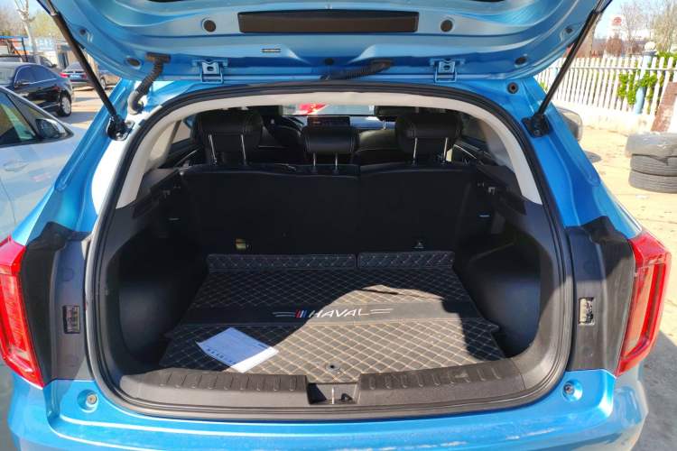 Used Haval JOLION 2021 1.5T Automatic Grand Three-Volume Version Trunk
