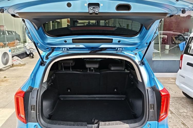 Used Haval JOLION 2021 1.5T Automatic Four-Door Version Trunk