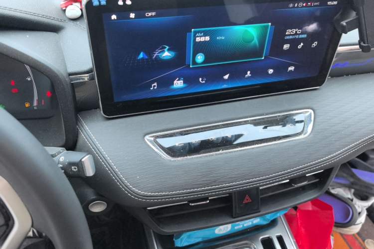 Used Haval JOLION 2021 1.5T Automatic Four-Door Version Audio And AC Panel