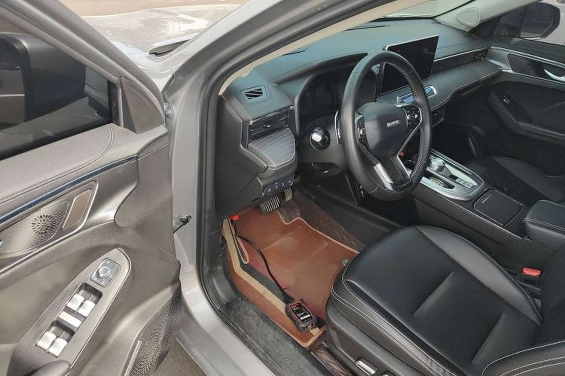 Used Haval JOLION 2021 1.5T Automatic Four-Door Version Driver Seat