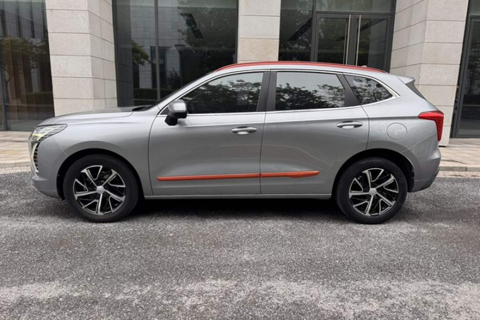 Used Haval JOLION 2021 1.5T Automatic Grand Three-Volume Version Exterior 4