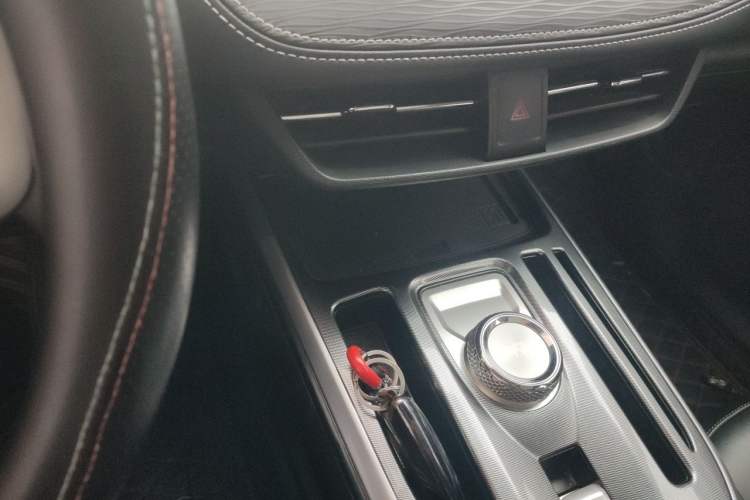 Used Haval JOLION 2021 1.5T Automatic Grand Three-Volume Version Gear Lever