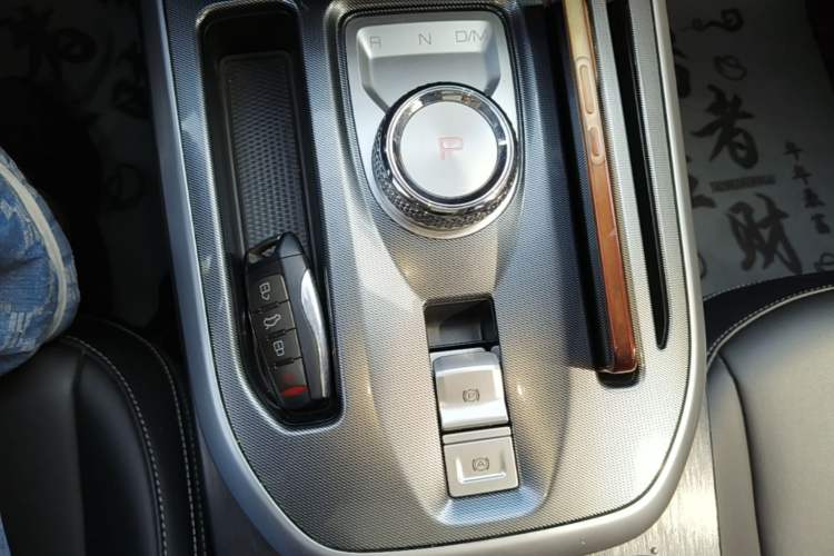 Used Haval JOLION 2021 1.5T Automatic Grand Three-Volume Version Gear Lever