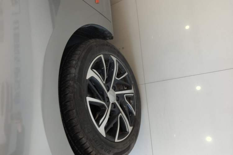 Used Haval JOLION 2021 1.5T Automatic Grand Three-Volume Version Left Front Wheel Hub