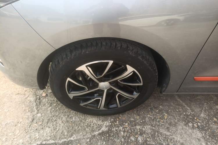 Used Haval JOLION 2021 1.5T Automatic Four-Door Version Left Front Wheel Hub