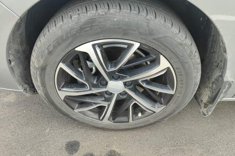 Used Haval JOLION 2021 1.5T Automatic Four-Door Version Left Front Wheel Hub