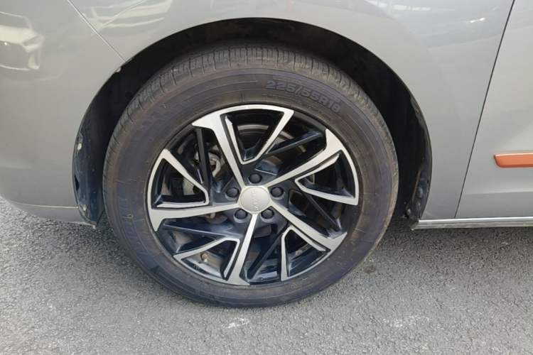 Used Haval JOLION 2021 1.5T Automatic Grand Three-Volume Version Left Front Wheel Hub