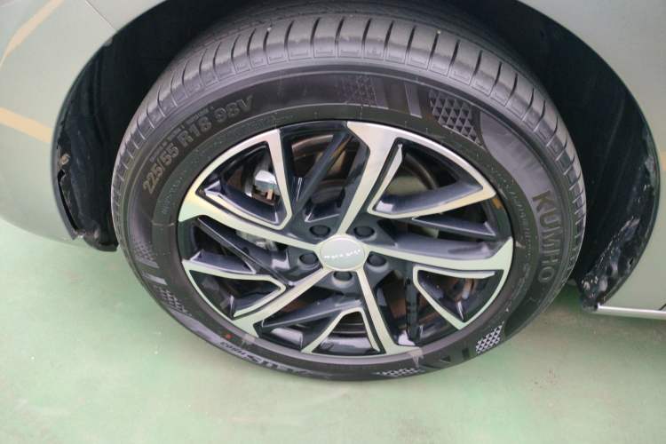 Used Haval JOLION 2021 1.5T Automatic Grand Three-Volume Version Left Front Wheel Hub
