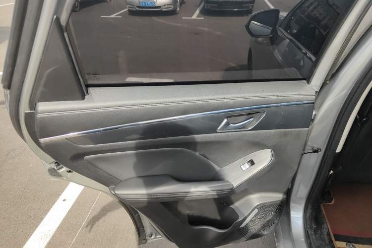 Used Haval JOLION 2021 1.5T Automatic Four-Door Version Left Rear Door Interior