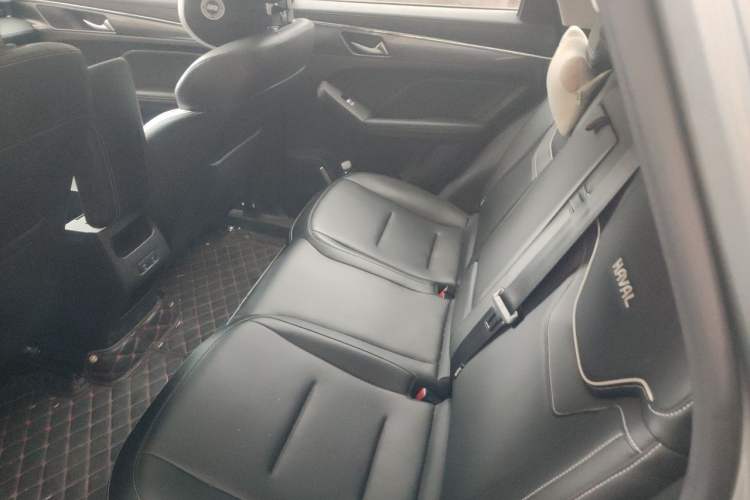 Used Haval JOLION 2021 1.5T Automatic Grand Three-Volume Version Left Rear Seat
