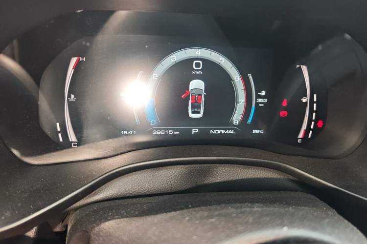 Used Haval JOLION 2021 1.5T Automatic Grand Three-Volume Version Odometer Close Up