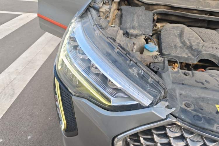 Used Haval JOLION 2021 1.5T Automatic Grand Three-Volume Version Right Front Headlight