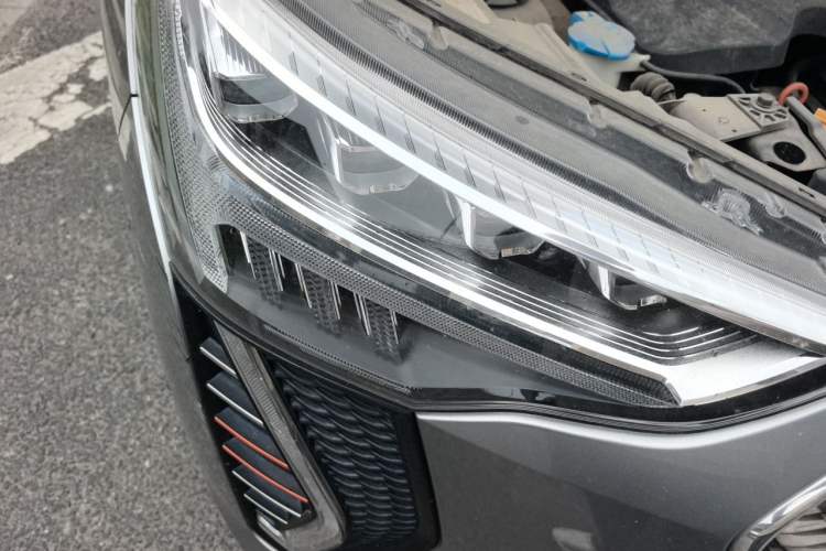 Used Haval JOLION 2021 1.5T Automatic Four-Door Version Right Front Headlight