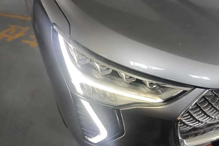 Used Haval JOLION 2021 1.5T Automatic Grand Three-Volume Version Right Front Headlight