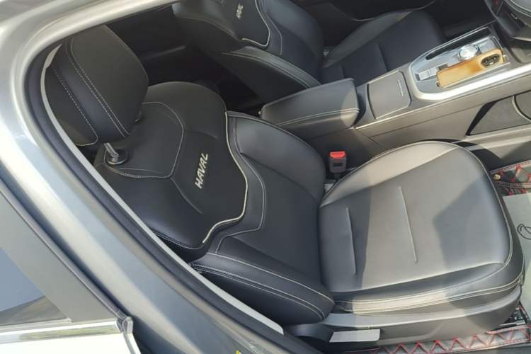 Used Haval JOLION 2021 1.5T Automatic Grand Three-Volume Version Right Front Seat