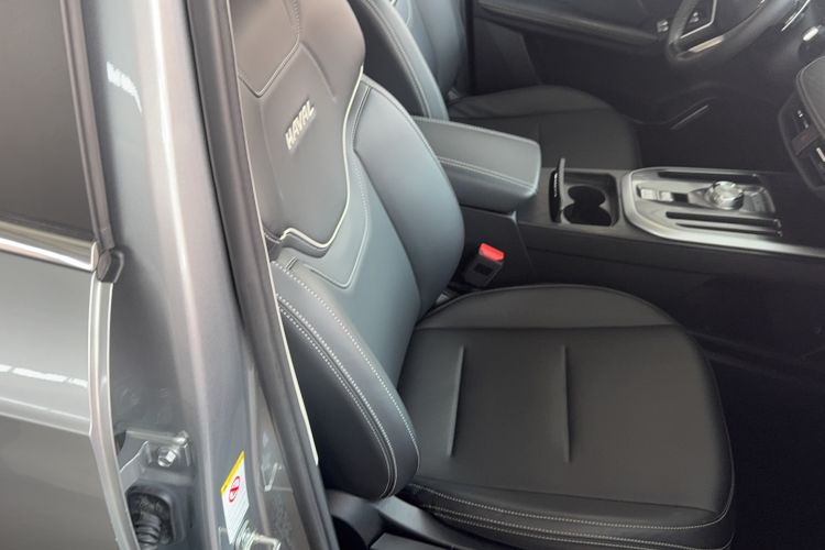 Used Haval JOLION 2021 1.5T Automatic Grand Three-Volume Version Right Front Seat
