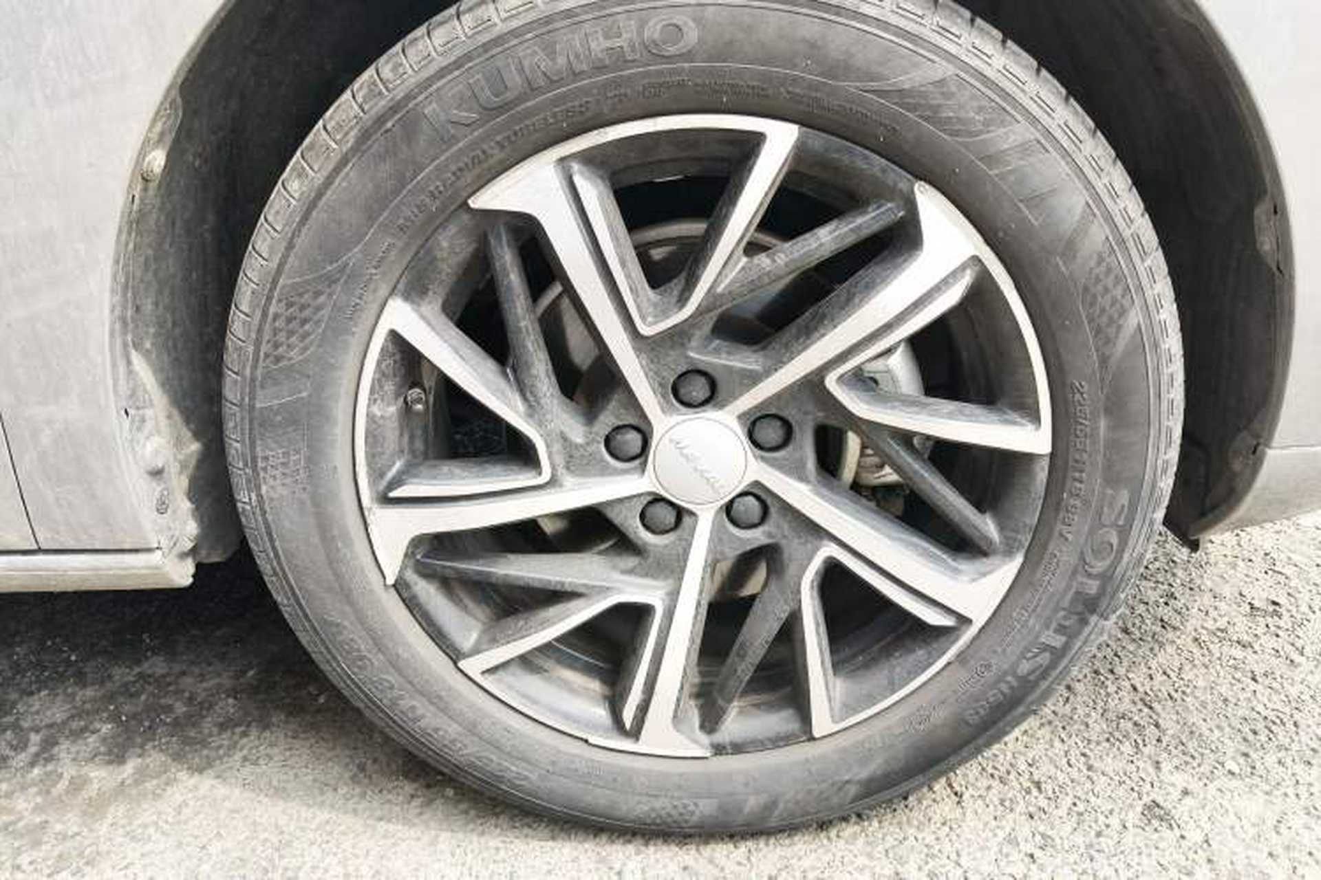 Used Haval JOLION 2021 1.5T Automatic Grand Three-Volume Version Right Front Wheel Hub