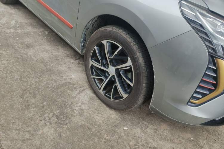 Used Haval JOLION 2021 1.5T Automatic Grand Three-Volume Version Right Front Wheel Hub