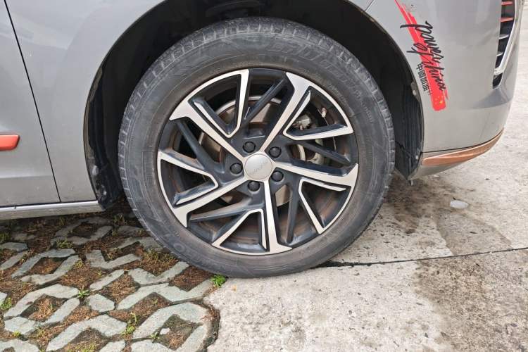 Used Haval JOLION 2021 1.5T Automatic Grand Three-Volume Version Right Front Wheel Hub